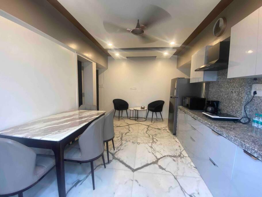 Bandra'S Prime Luxurious 2 Bhk Appartement Mumbai  Buitenkant foto