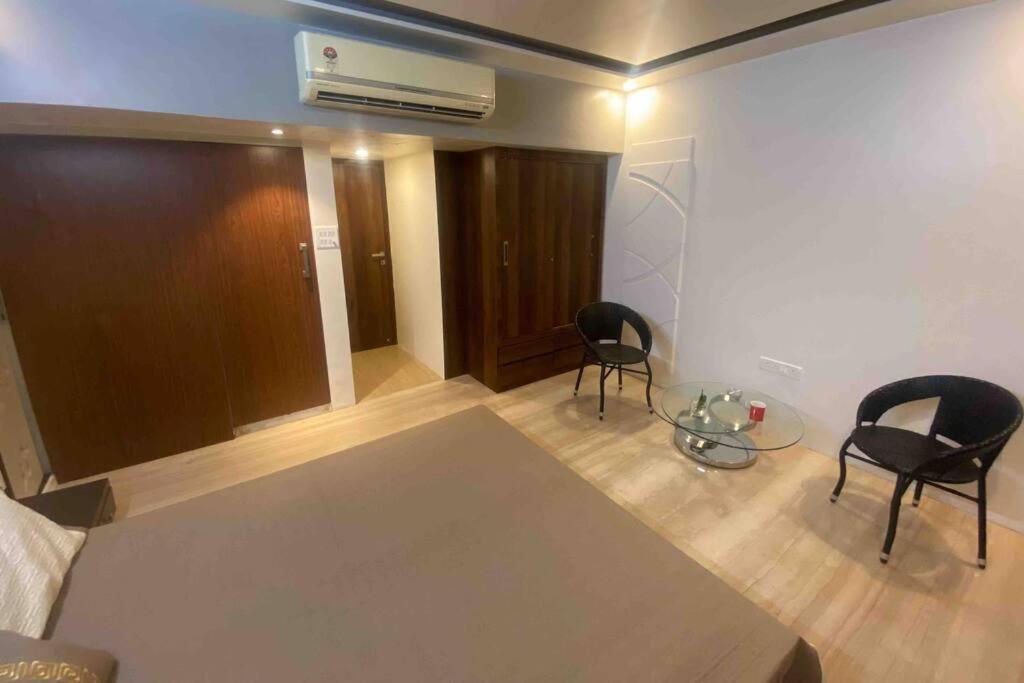 Bandra'S Prime Luxurious 2 Bhk Appartement Mumbai  Buitenkant foto